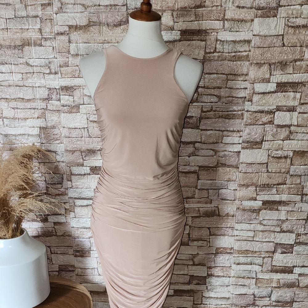 Forever 21 Elegant Sleeveless Ruched Dress - Nude Light Pink